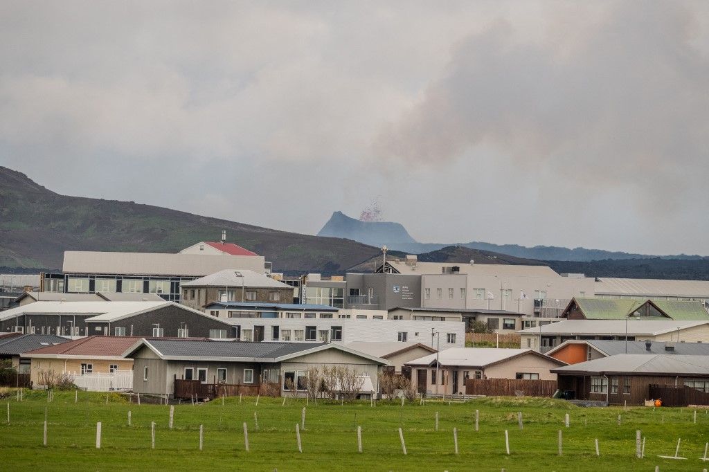 New volcanic eruption close to geothermal plant and Blue Lagoon in Iceland