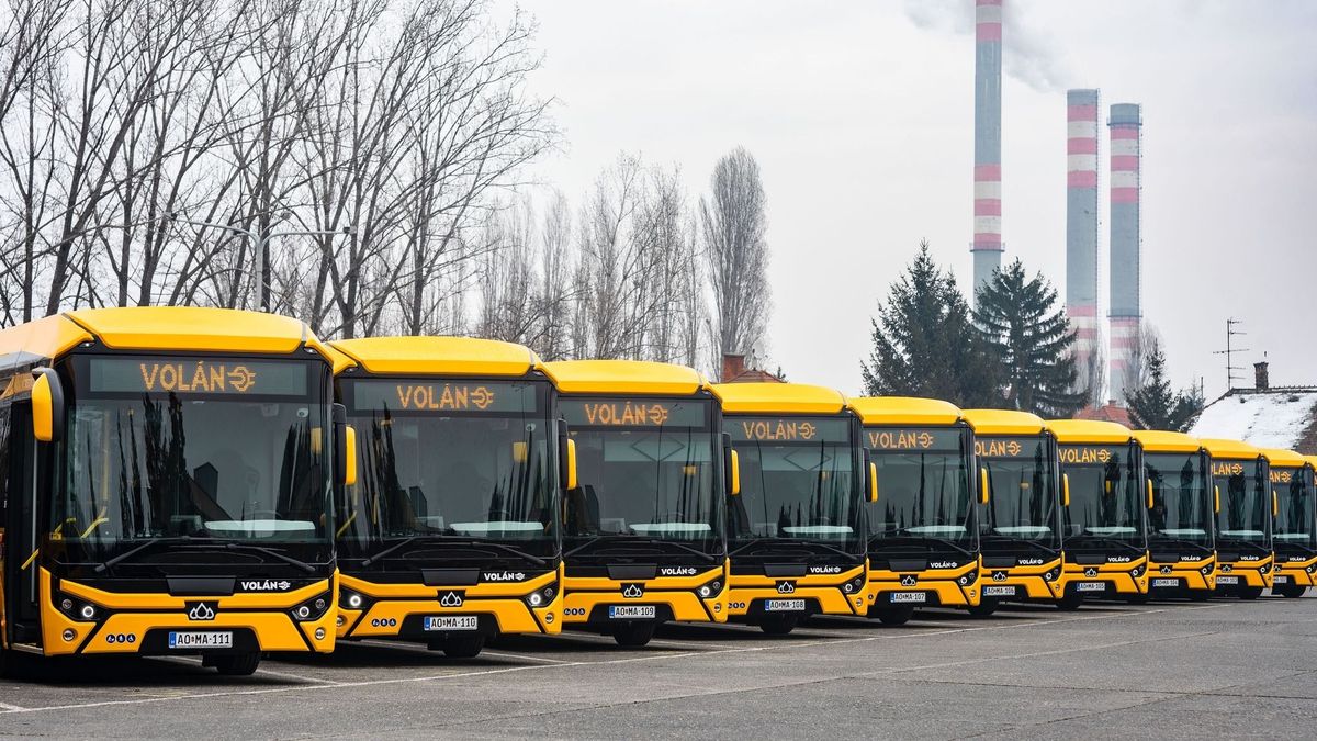 volán busz húsvét