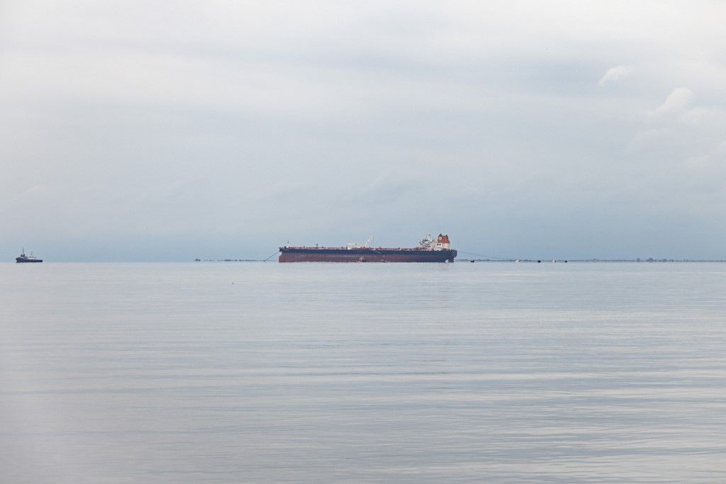 Crude Oil Tanker In The Sea Feszültség a Közel-Keleten: amerikai romboló fordított vissza iráni tankereket