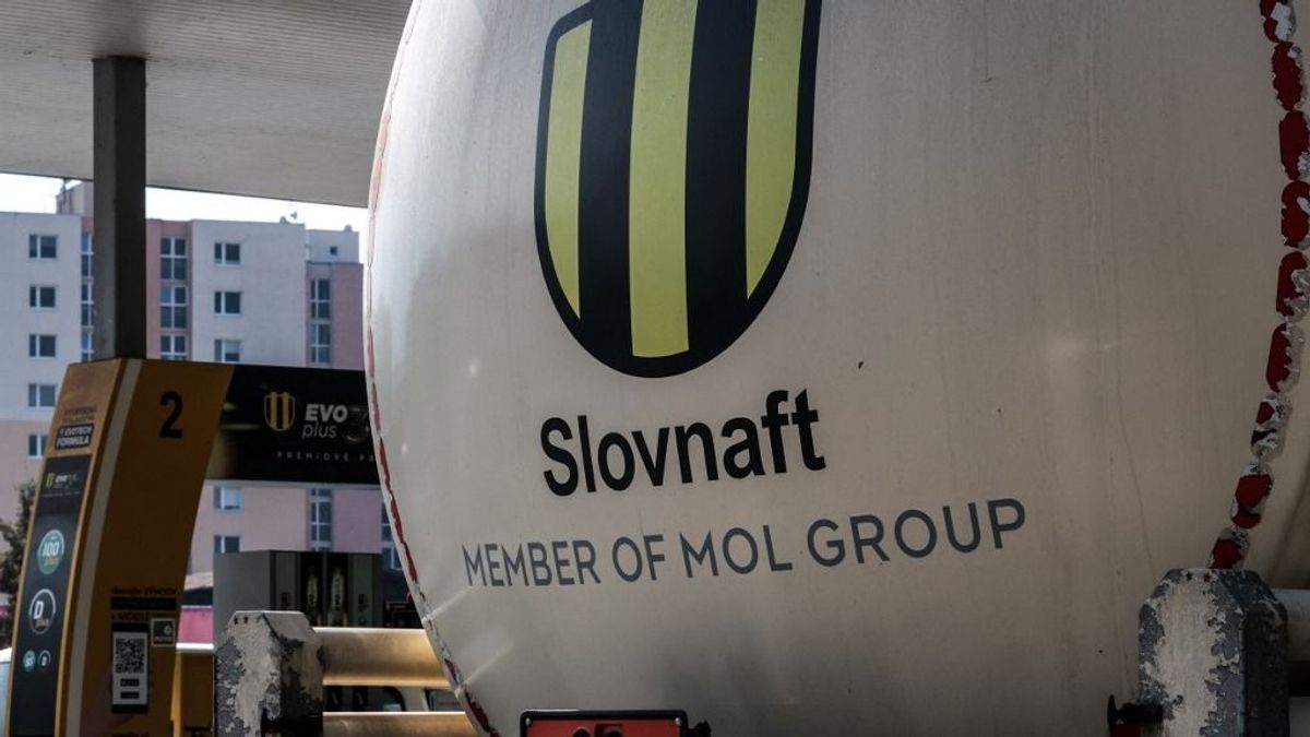 Fico nagy hírt jelentett be, Zelenszkij ettől elképed: újraindul az olajtermékek exportja 