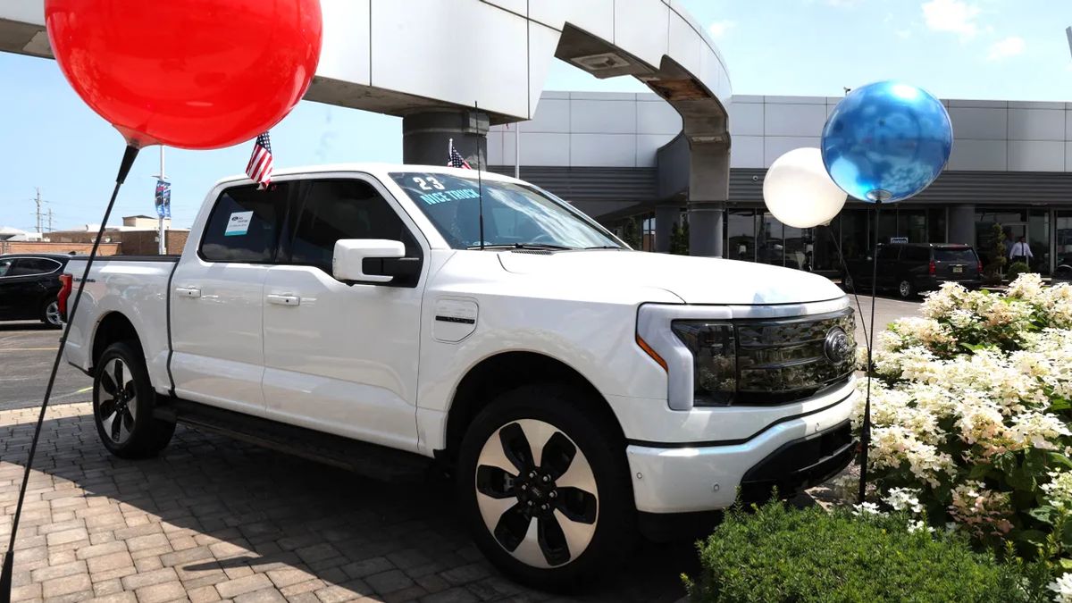 Újabb milliós nagyságrendű járművisszahívást jelentet be a Ford: a legnépszerűbb modelljük vérzett el