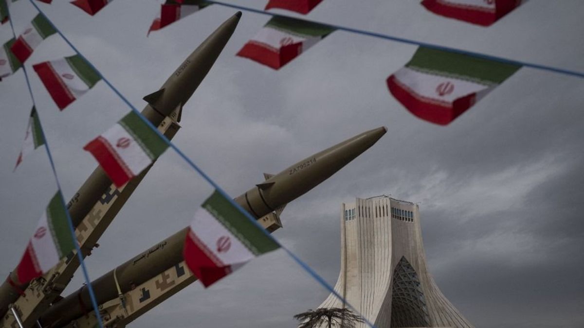 Váratlant húzott Trump, egy 100 éves törvénnyel tenne végleg keresztbe Iránnak – valamit nagyon benézett az amerikai elnök?