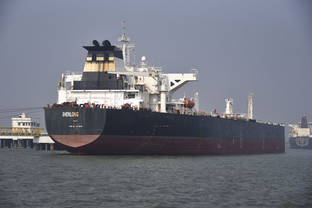 A kulcsfontosságú Hormuzi-szoros ellenőrzése továbbra is kihívást jelent az amerikaiaknak. Liberia-flagged oil tanker arrives at Mumbai, India via Strait of Hormuz