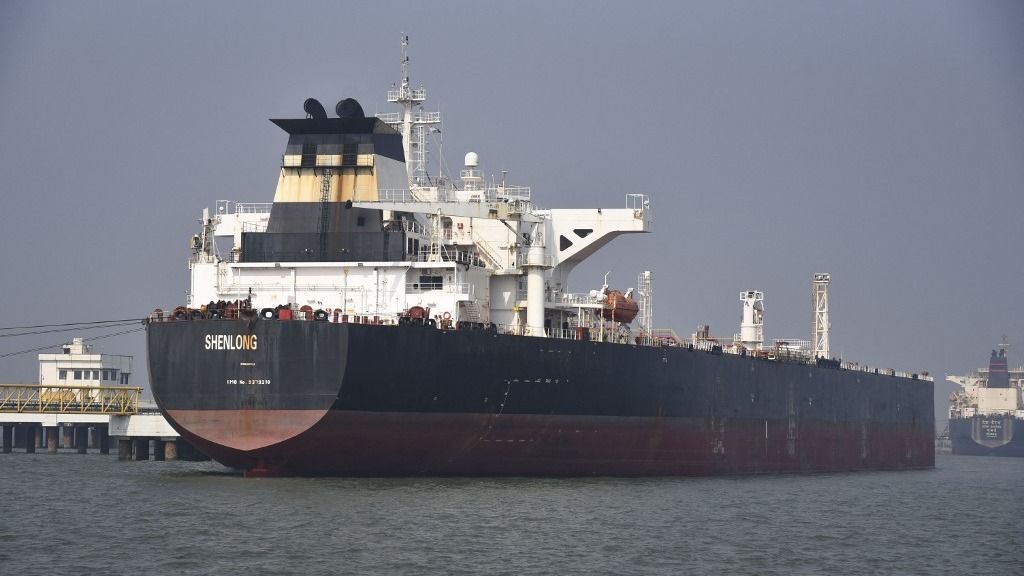 közel-keleti,Liberia-flagged oil tanker arrives at Mumbai, India via Strait of Hormuz