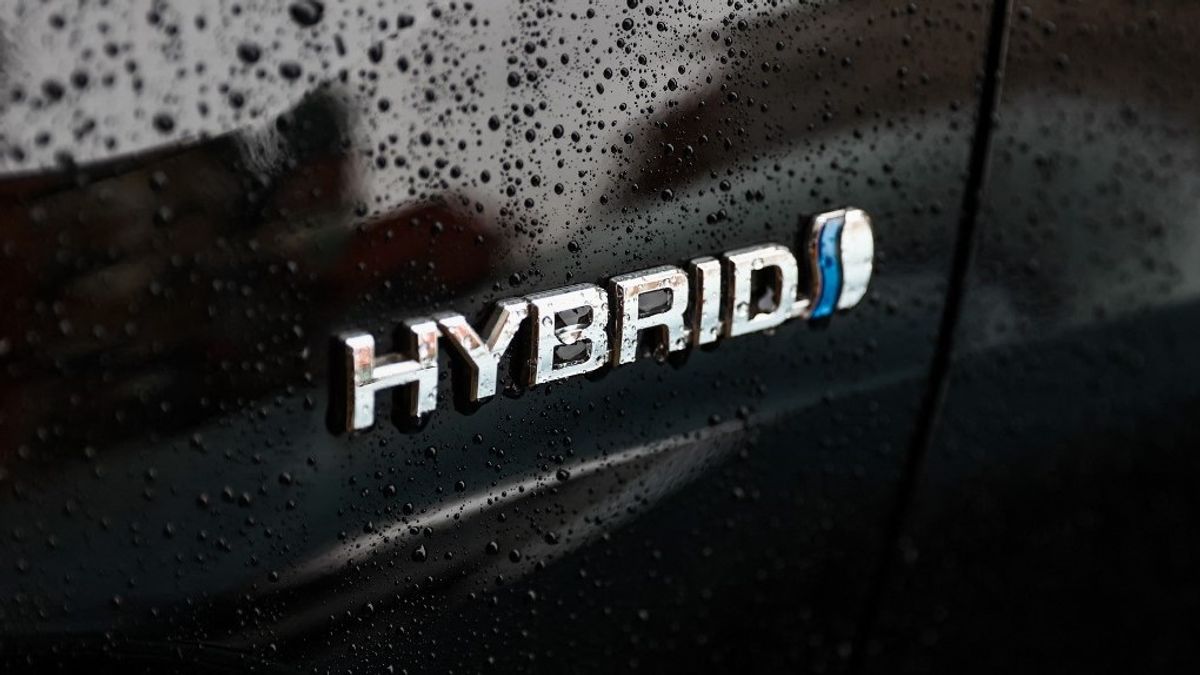 Kína a németekkel együtt a japán autógyártókat is letolja a pályáról: itt a hibrid forradalom, amiben a BYD nem kap lapot 