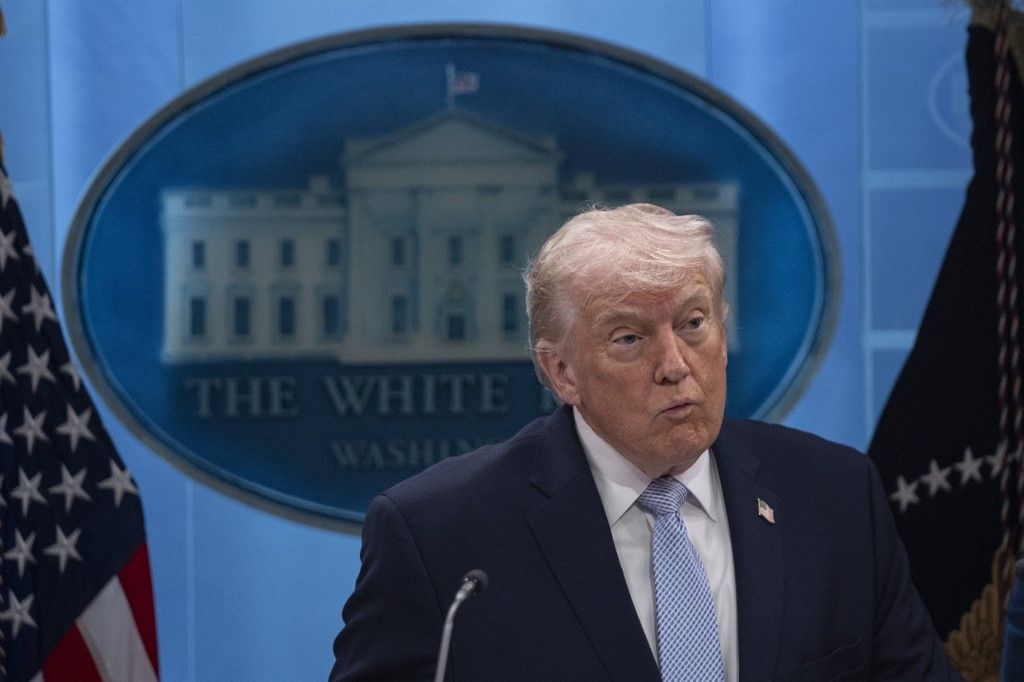  Az iráni háborút az amerikaiak többsége nem támogatja, ami megjelenik Donald Trump elnök támogatottságában is. US President Donald Trump held a press conference on Iran