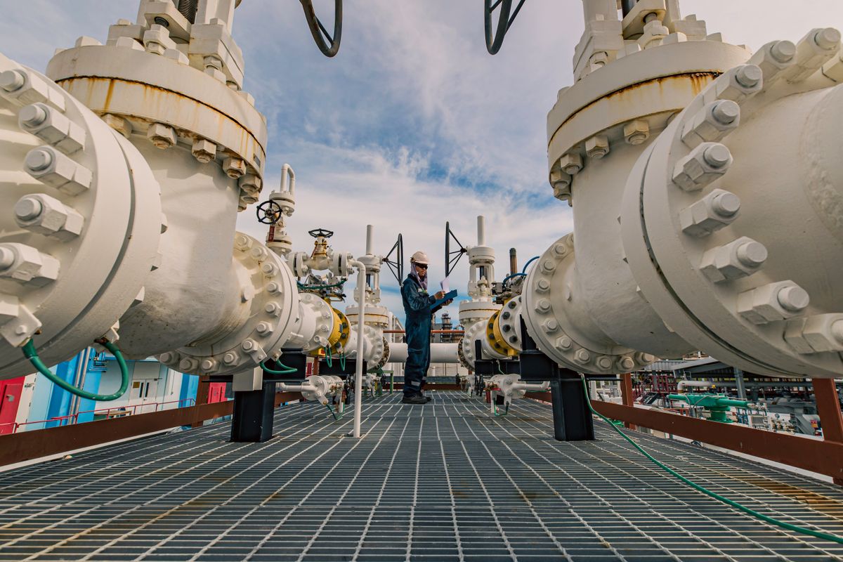 Új korszak jöhet a Perzsa-öbölben: több milliárd dolláros megoldást találtak a Hormuzi-szoros megkerülésére