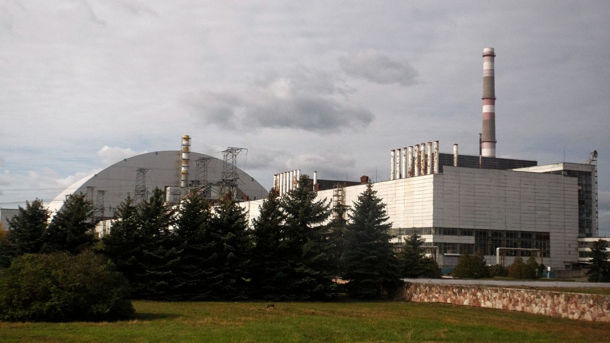 Csernobil újjászületik: napelempark nőtt ki az atomkatasztrófa romjai között – egy hónap múlva áramot termel a tiltott zóna 