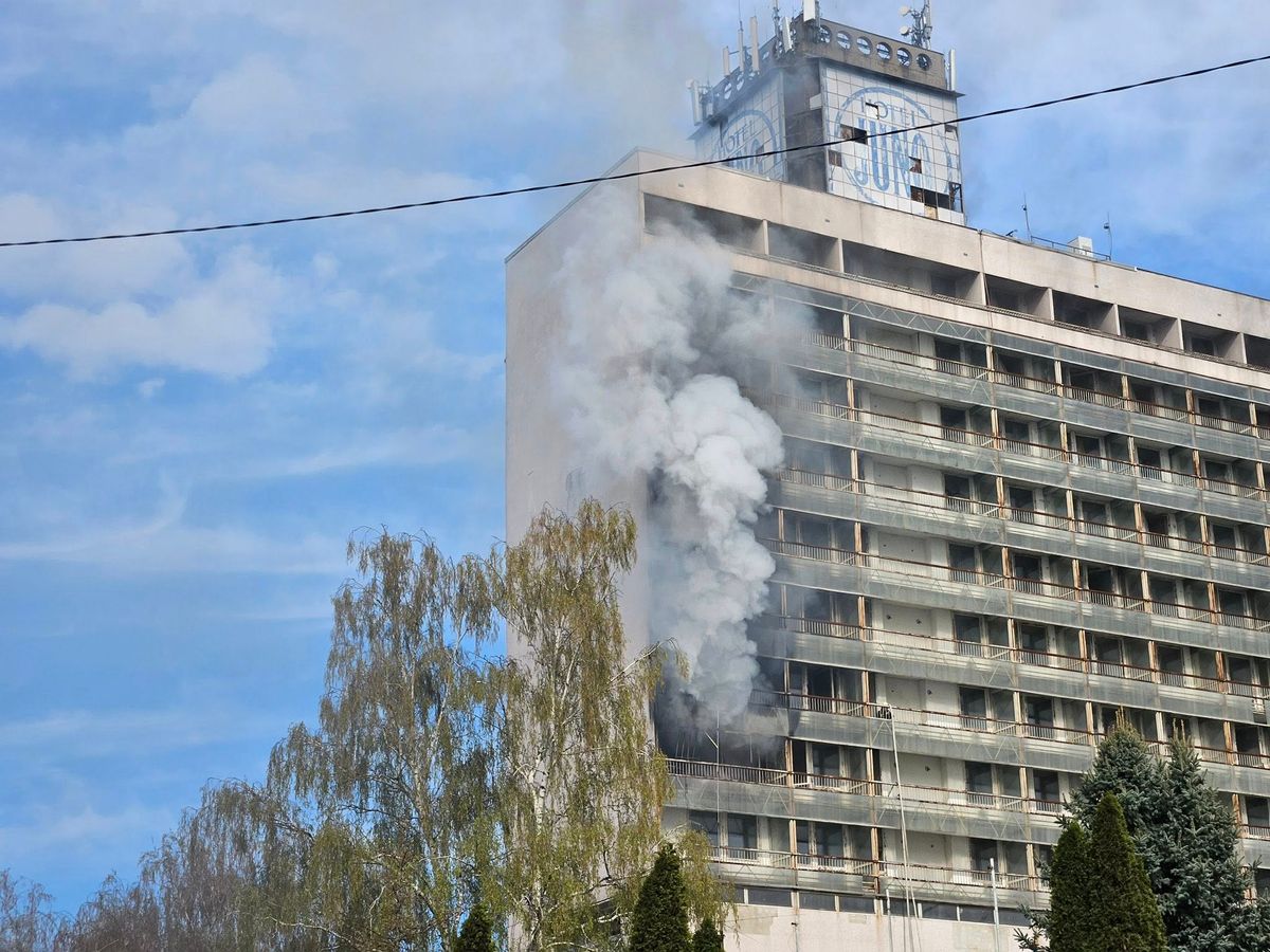 Most érkezett a hír: kigyulladt a híres, 14 emeletes vidéki szálloda, rettenetes állapotban van, mióta bezárt - fotók