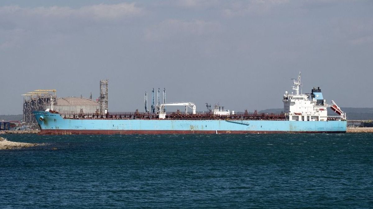 Beintett a Maersk, egyelőre inkább kerüli a Hormuzi-szorost az egyik legnagyobb tengeri szállító 