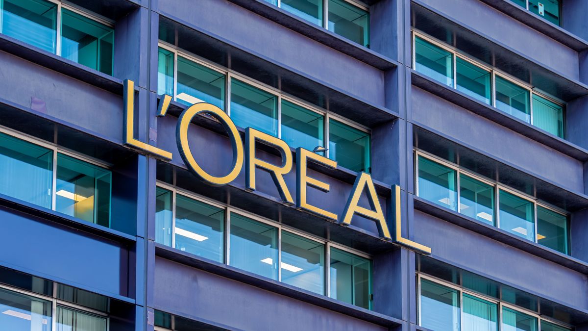 Viszik a L'Orealt mint a cukrot – hatalmasat ugrott az árfolyam, itt a várva várt fordulat