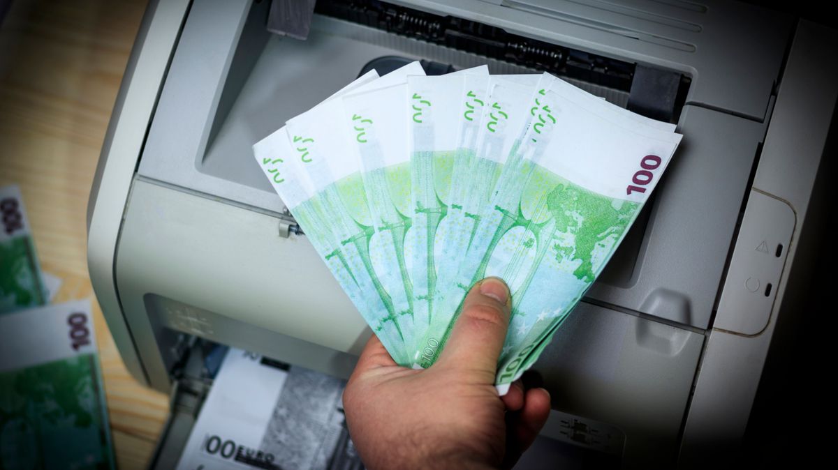 Hogyan hamisítanak pénzt ma: a klasszikus módszerektől a high-tech korszakig 
