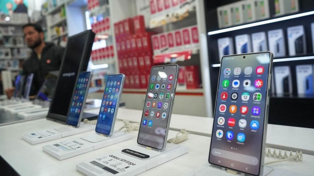 Kilőtt az Apple, hatalmasat zakózott a Samsung - már a multiknak is fáj a csiphiány 