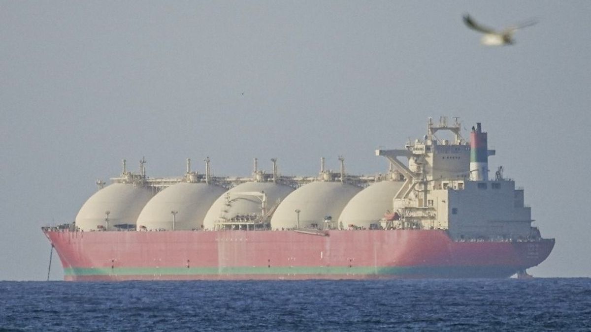 Véget ért a tündérmese, újra 100 dollárnál az olajárak – borús képet vázoltak a szakértők a ránk váró árakról