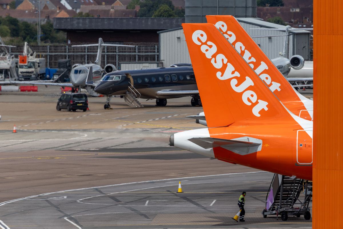 EasyJet Shares Slump Amid Warning of Loss Driven By Iran War
