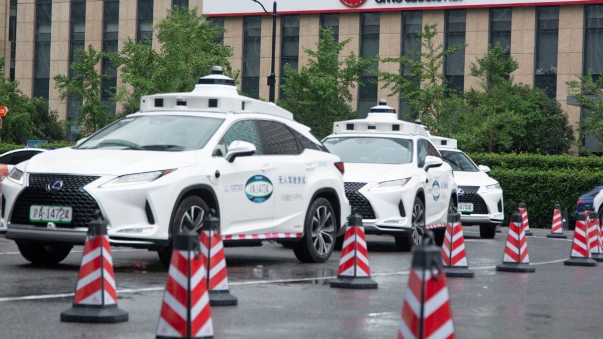 Kína befagyasztja a robotaxi-projekteket a vuhani sokkoló leállás miatt 