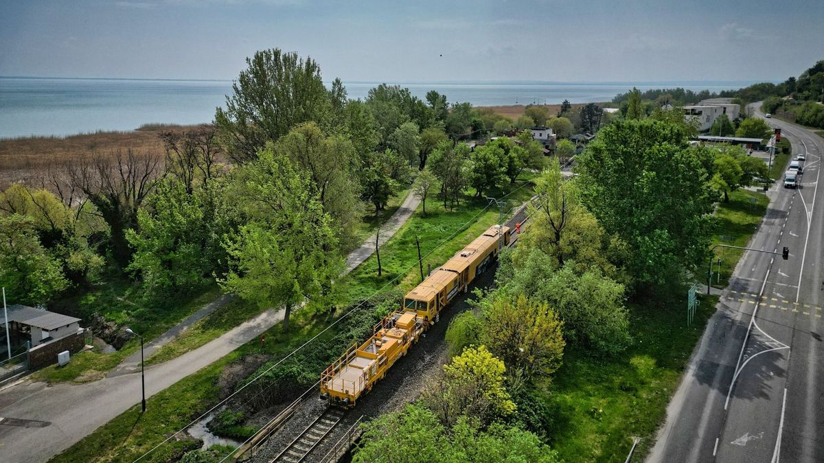 Bejelentés: elkészült a balatoni vasútvonal, komoly ígéretet tett a MÁV-vezér a nyári szezonra 