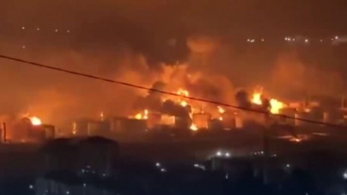 Lángokban a tuapszei olajfinomító: ukrán dróntámadás után csaptak fel a tüzek 