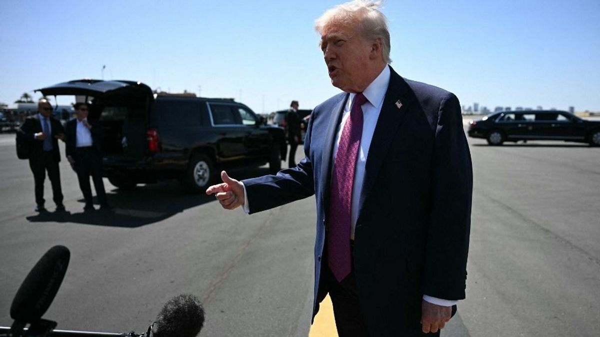 Drámai üzenet sorozatát küldte Trump, aki szerint Irán a pénzügyi összeomlás szélén van – "SOS" 