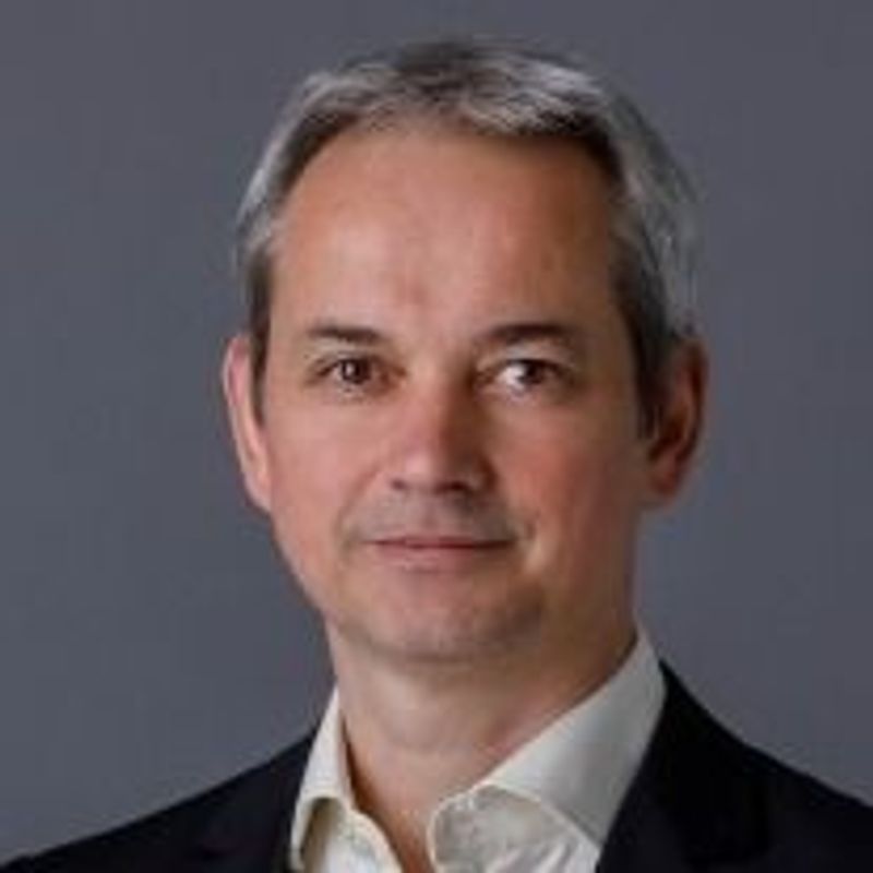 Dénes Zoltán szerző profilképe