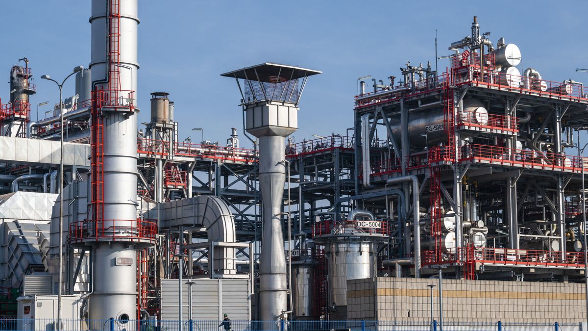 Döntött Magyarország szomszédja, nem nyitja meg a csapokat a nagy exportőr – a biztonságra mennek, minden tiltva van 