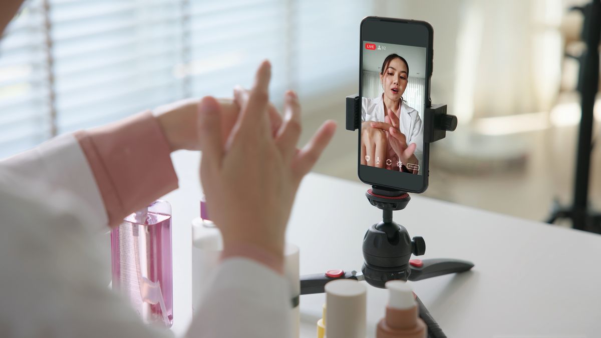 Elszabadult a TikTok új AI-funkciója: áfonyának nézte egyik legrégebbi sztárját, szinte azonnal le is állították a tesztelést