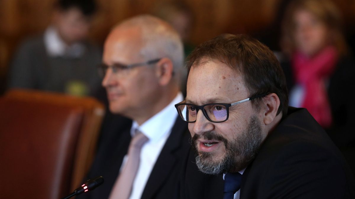 Kiterítette a lapjait Magyarország új pénzügyminisztere: ez vár a költségvetésre, Kármán András bejelentette a Tisza-kormány terveit – élő tudósítás 