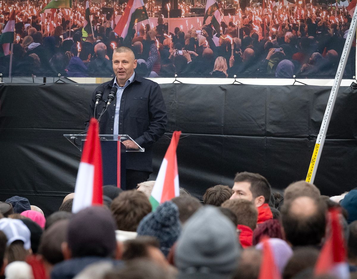 RUSZIN-SZENDI Romulusz honvédelmi miniszter