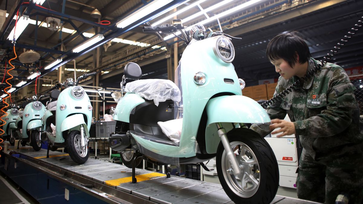 Motobike assembling at Yadea factory in Chongqing