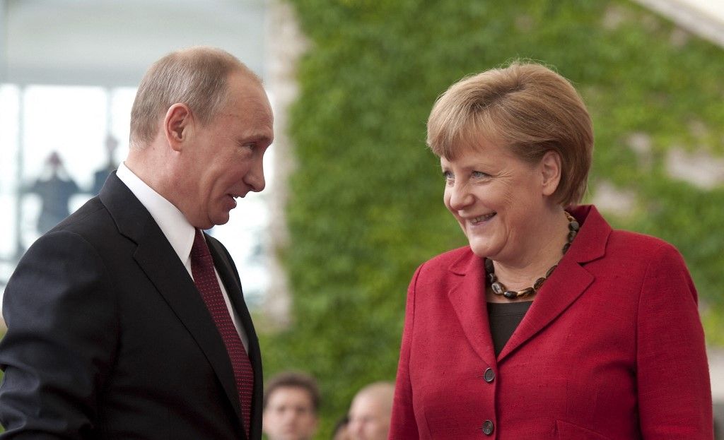 ARCHIVE PHOTO: Former Chancellor Angela Merkel and Vladimir PUTIN.