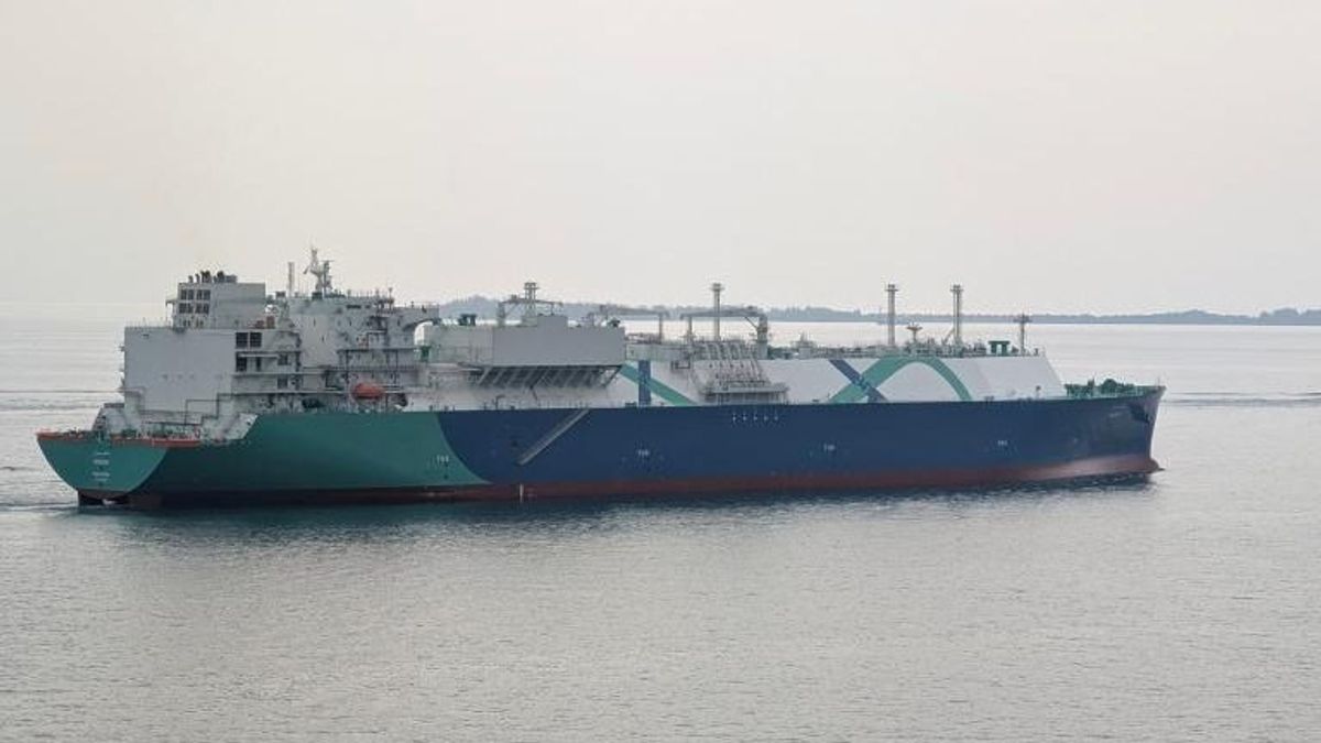 Egy újabb LNG-tanker csúszott át a Hormuzi-szoroson 