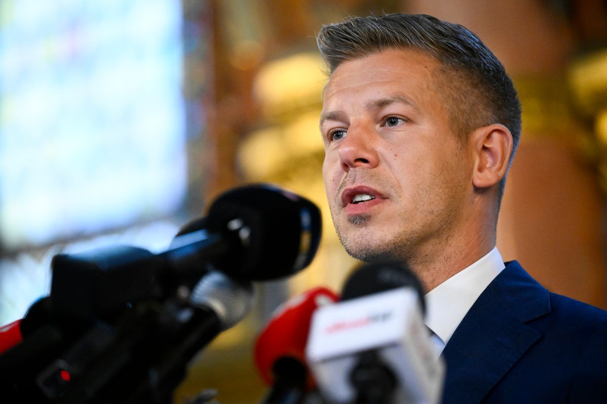 MAGYAR Péter