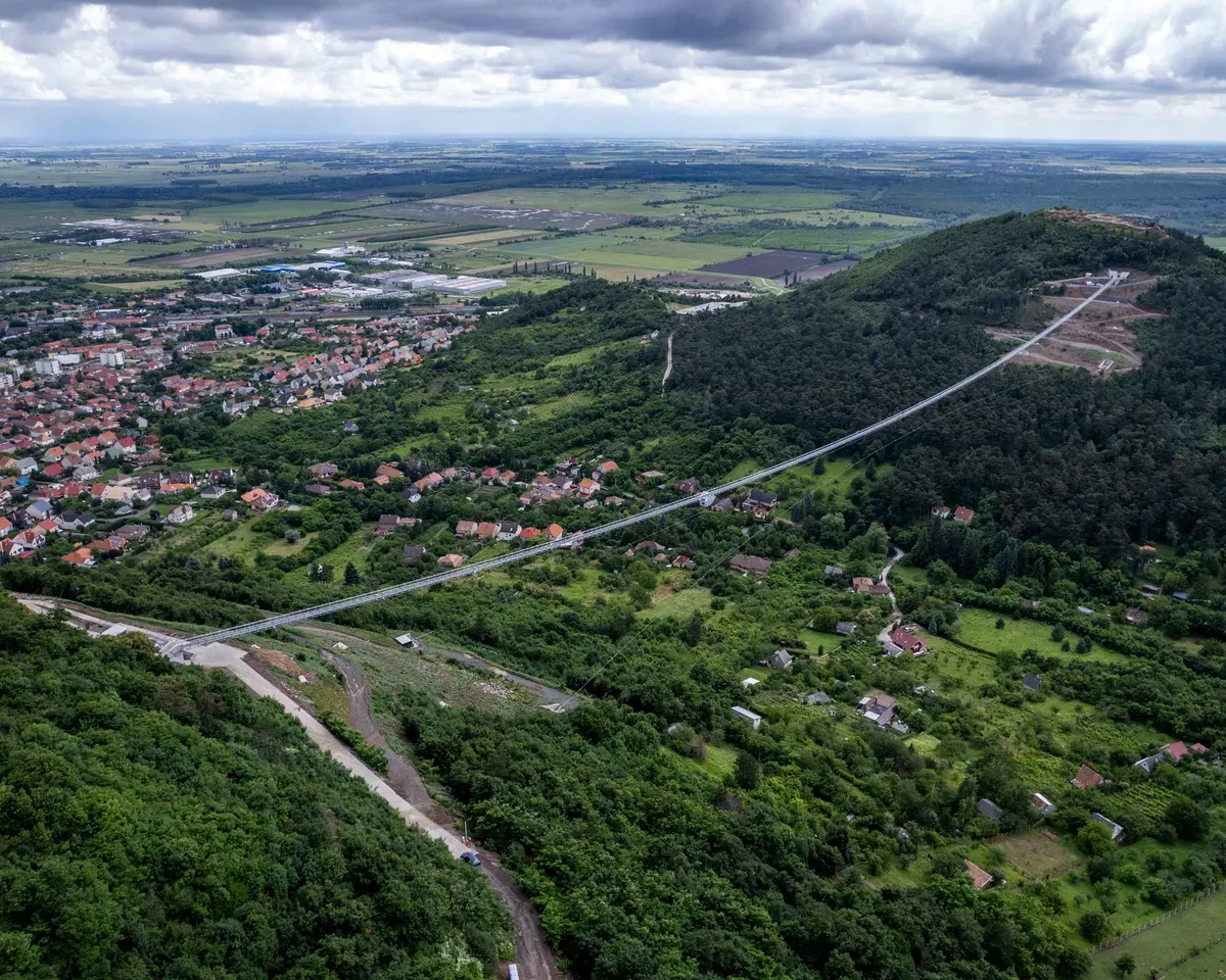 A Nemzeti Összetartozás híd 2025-ben Guinness-rekordot is kapott. Fotó: MTI/Czeglédi Zsolt /