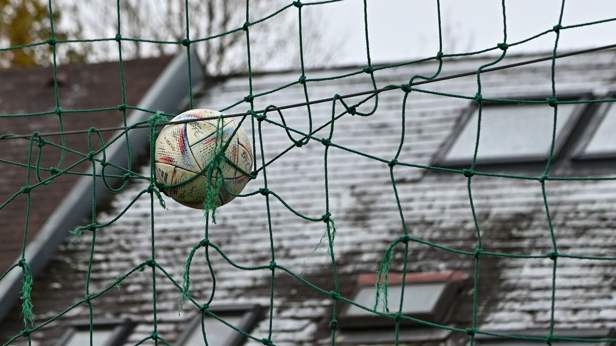 Döntött a tulajdonos: eladja a legendás magyar futballstadiont, hihetetlen az ára – most valaki nagy üzletet köthet