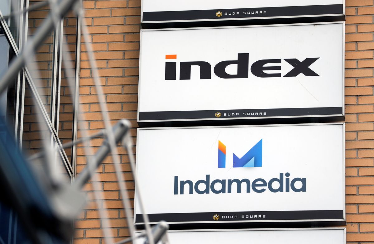 GVH Employees of Hungary's main independent website Index gather in Budapest