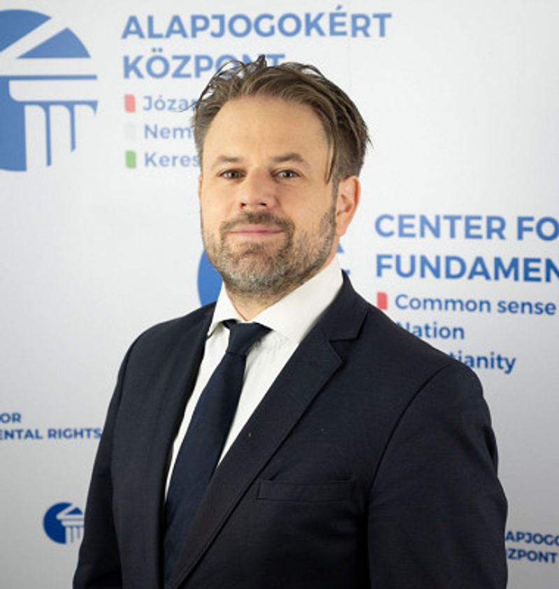 Cseh Tamás Zoltán szerző profilképe