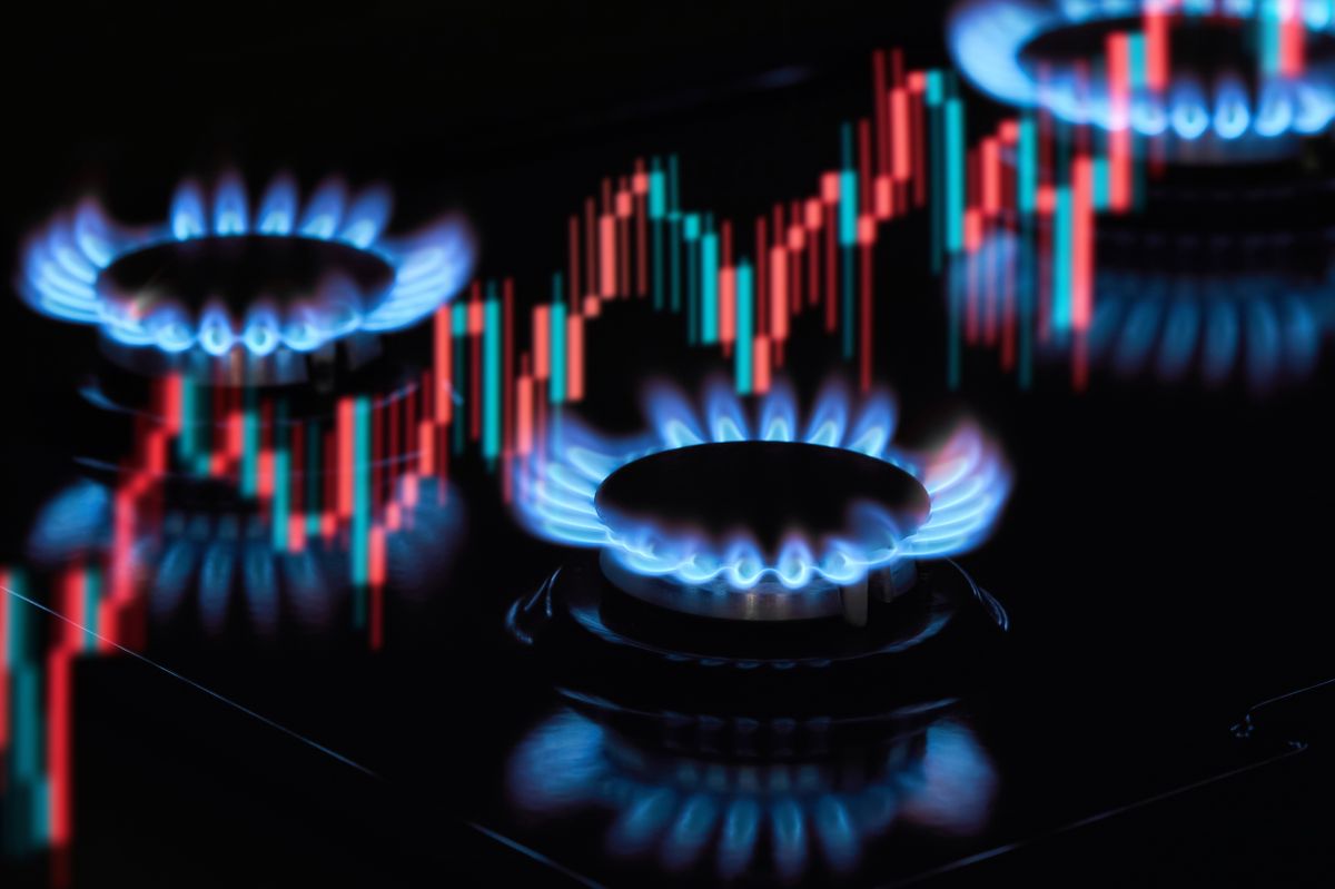 Flaming,Gas,Burners,On,Household,Kitchen,Stove,With,An,Exchange