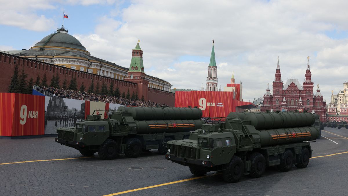 Oroszország, IndiaS-400 orosz  Triumf rakétarendszerorosz-ukrán háborúfegyverkezési verseny