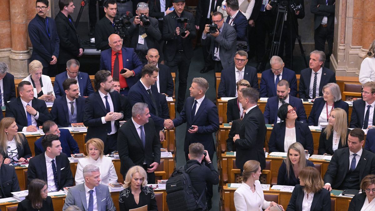 Érkeznek a Tisza első törvényei, egyből Orbán Viktorral kezdik: nagyon fontos részeket húznának ki az alaptörvényből – hatalmas vagyonok mozdulhatnak meg 