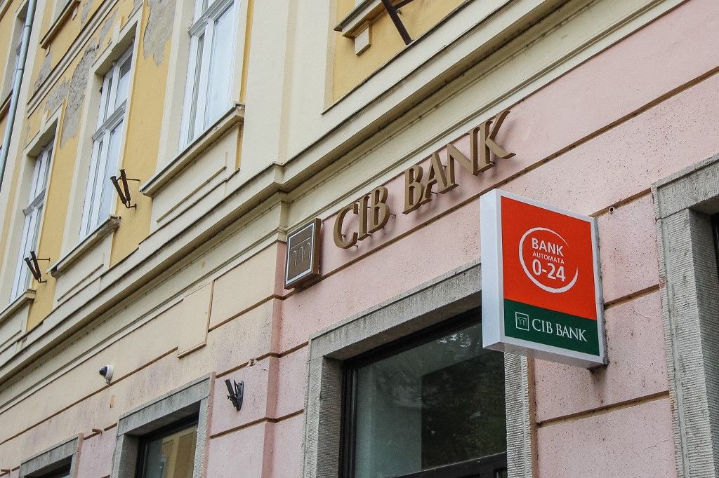 Daily Life In Eger CIB Bank