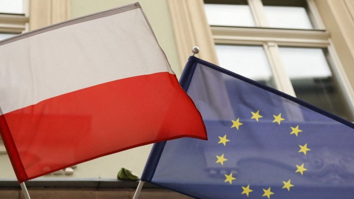 Tusk terve bevált: ömlik a pénz a lengyeleknek Brüsszelből – megvan, mire költik, ettől Moszkva nem lesz boldog 