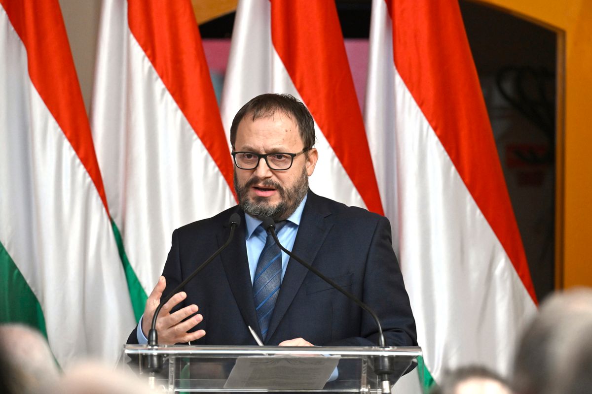 MAGYAR Péter; KÁRMÁN András