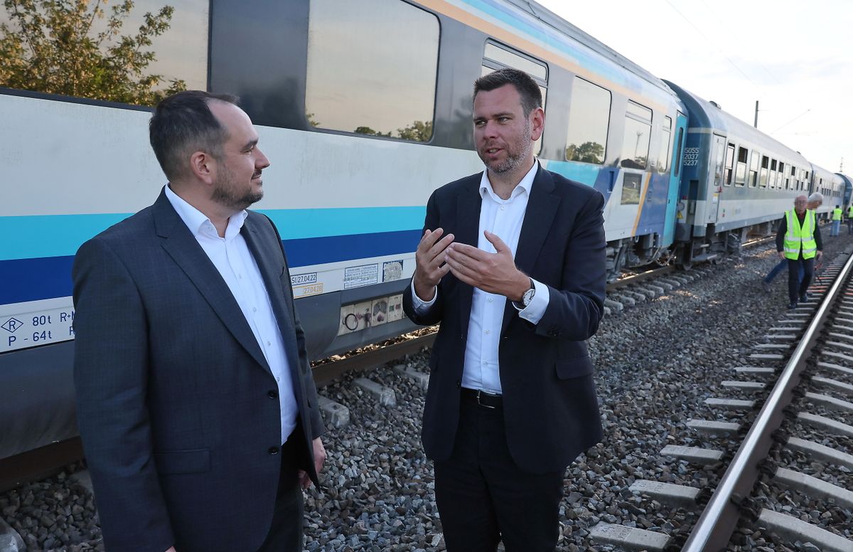 HEGYI Zsolt; VITÉZY Dávid Vitézy Dávid: túllépte a megengedett sebességet a kisiklott vonat