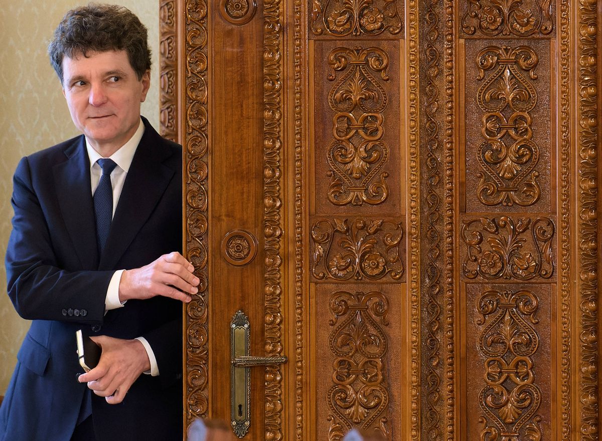 Romanian Political Crisis, President Dan Meets UDMR Leaders, Bucharest, Romania Román kormányválság: az elnök technokrata kormányfőt nevezhet ki