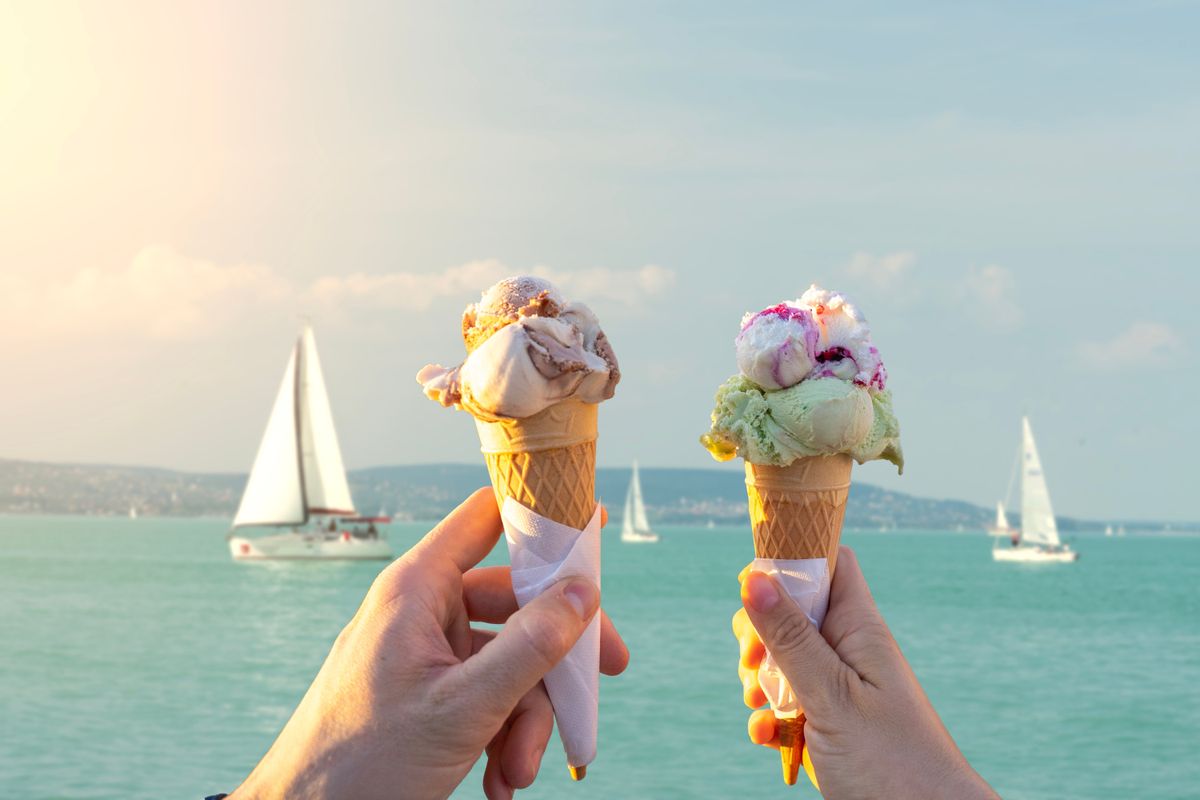 Eating,Ice,Cream,Together,At,Lake,Balaton,Hungary fagylalt fagyi