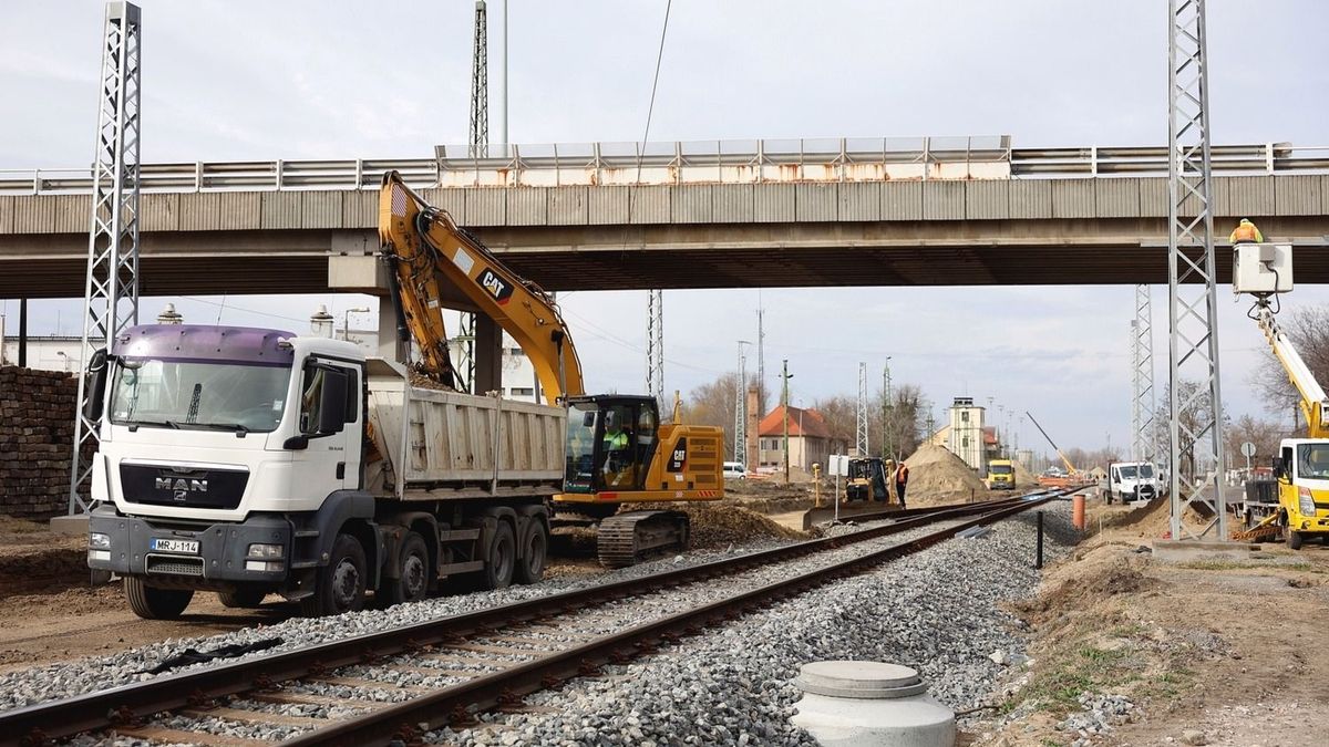 Ennyi volt, elárasztják a kérések Magyar Péter minisztereit: Vitézy és Kapitány sem söpörheti ezt szőnyeg alá – nem kell nekik az M1-es, félnek a védett árak kivezetésétől 