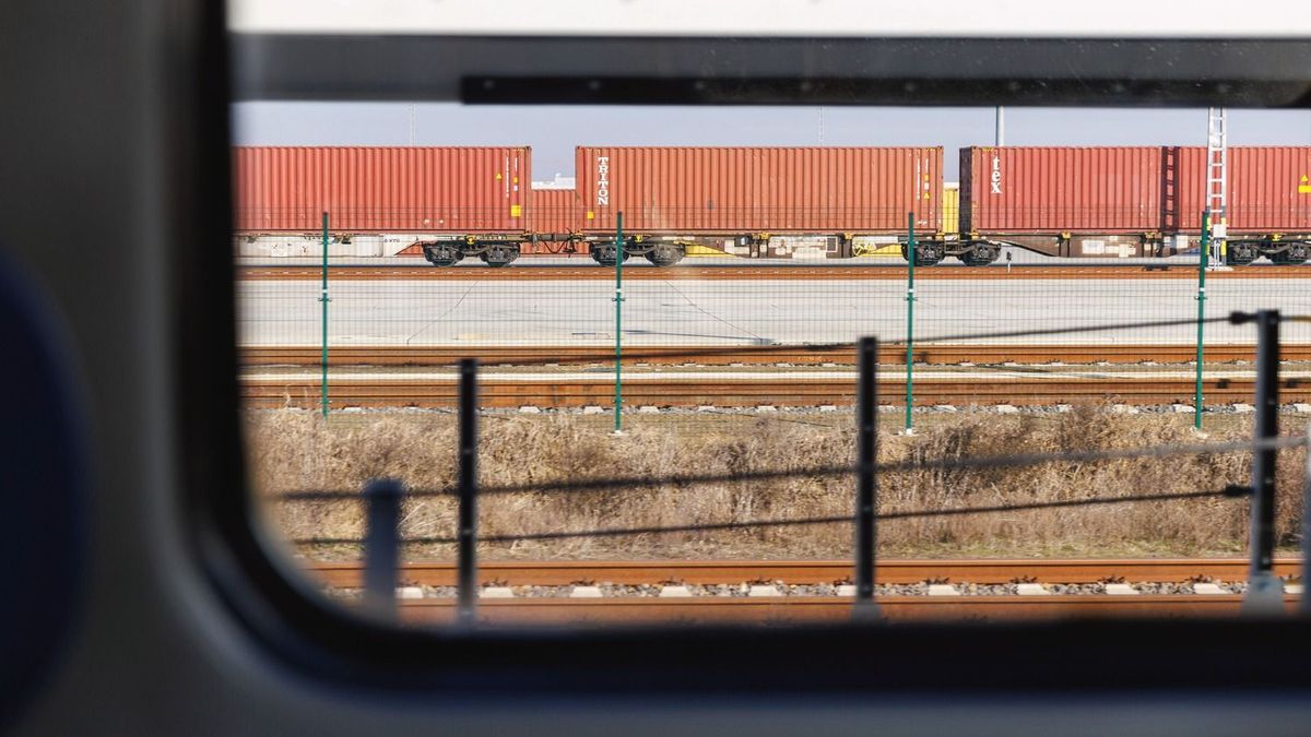A túlélésért küzd az árufuvarozás – a vasútvállalatok még mindig nem jutnak hozzá a védett árú üzemanyaghoz