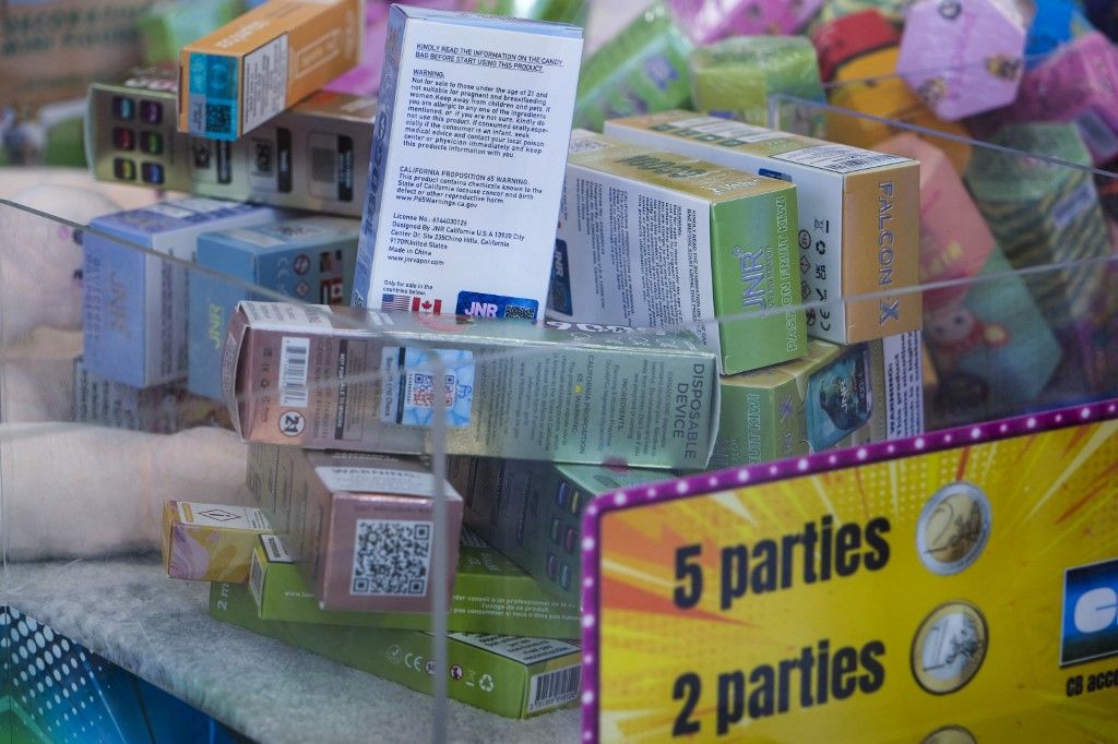 AT A FUNFAIR, YOU CAN WIN VAPE PENNS AND E-CIGARETTES