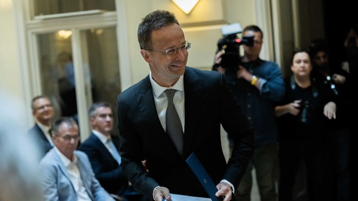 Hivatalos: eldőlt Szijjártó Péter sorsa 