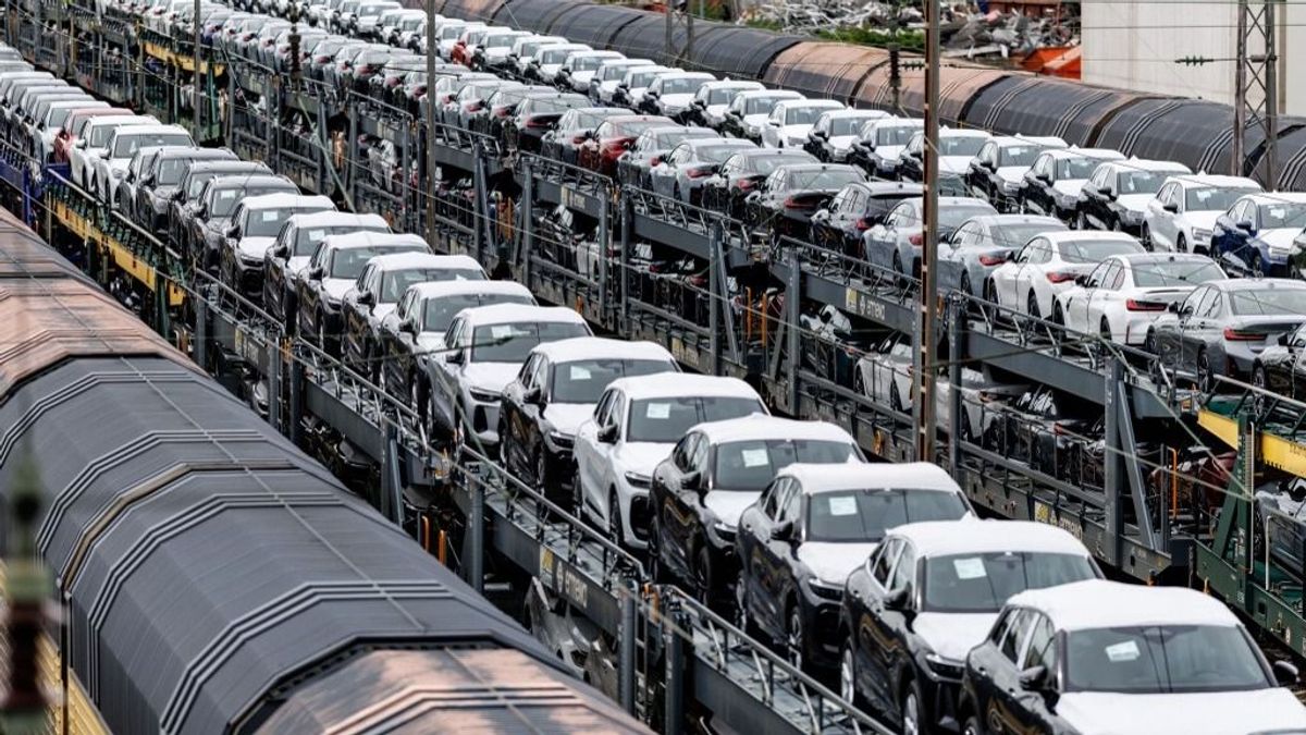 Valami egészen különös dolog történik a debreceni BMW-gyárnál: a Waberer